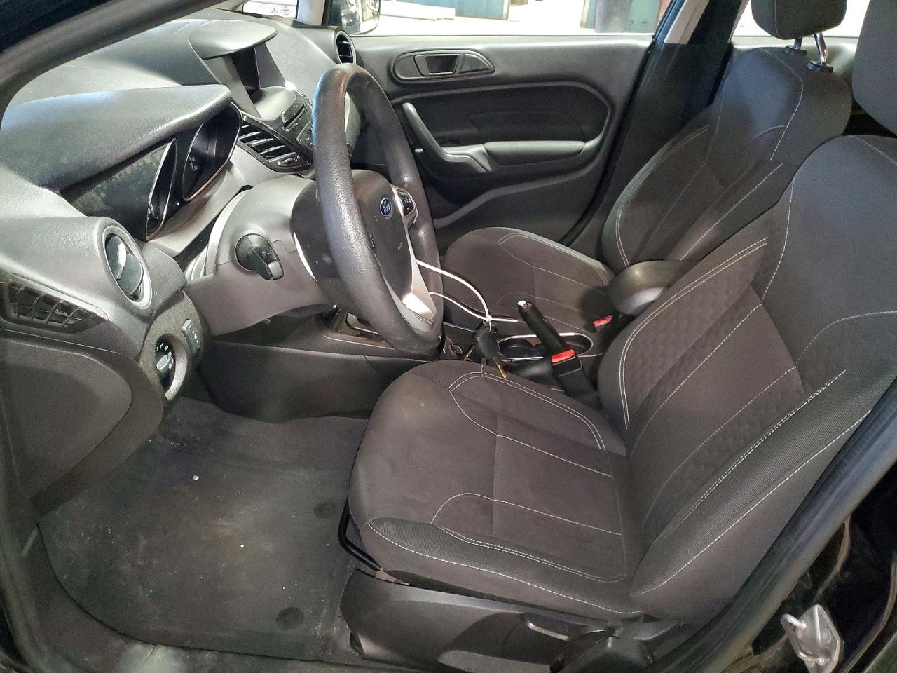 2019 FORD FIESTA SE photo 13