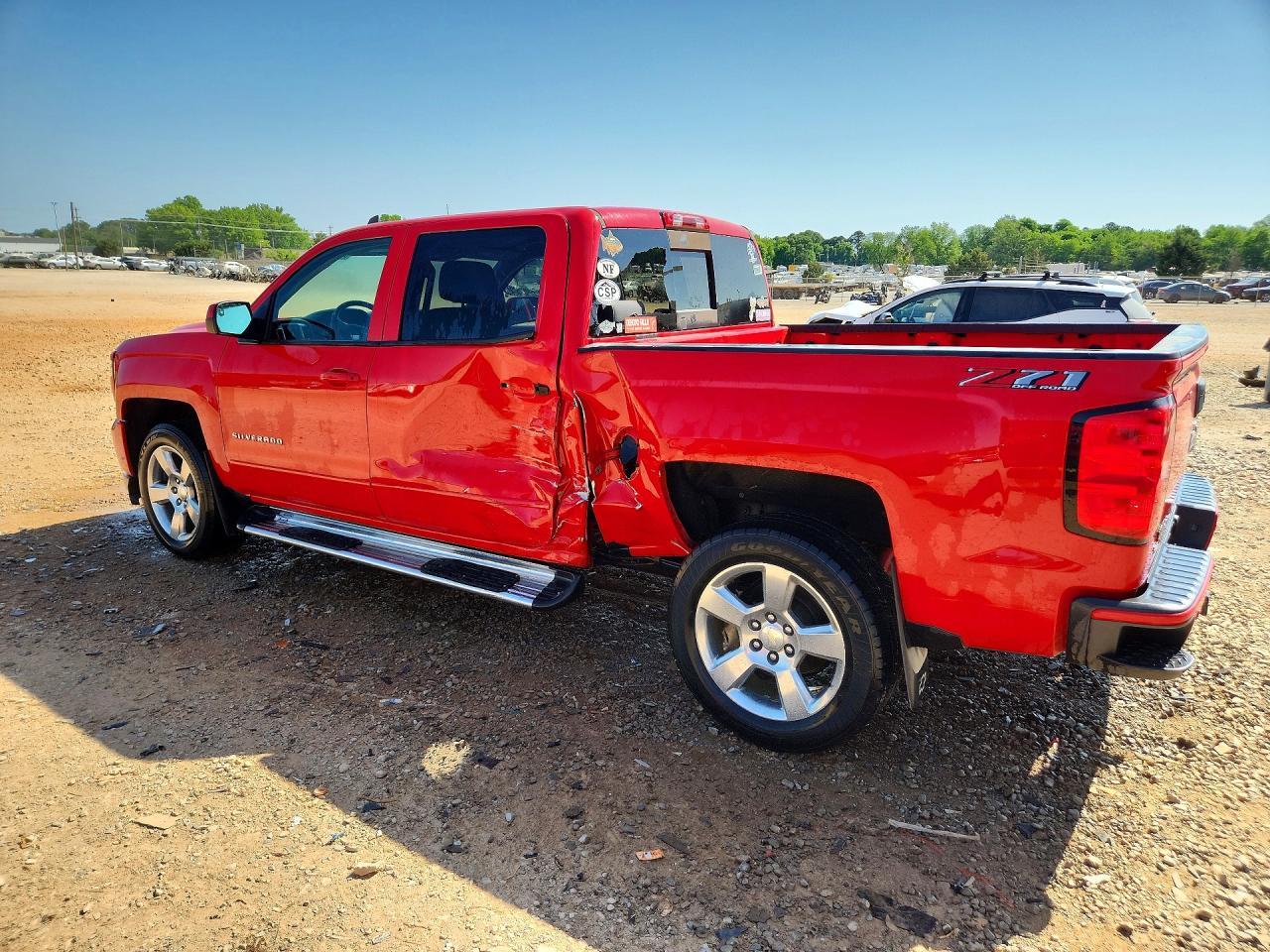 2018 CHEVROLET SILVERADO K1500 LT photo 3