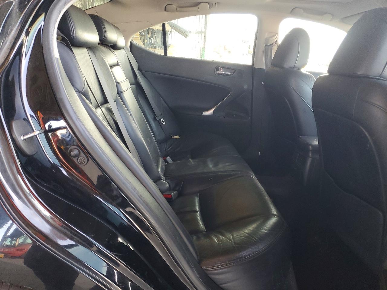 2006 LEXUS IS 350 photo 28