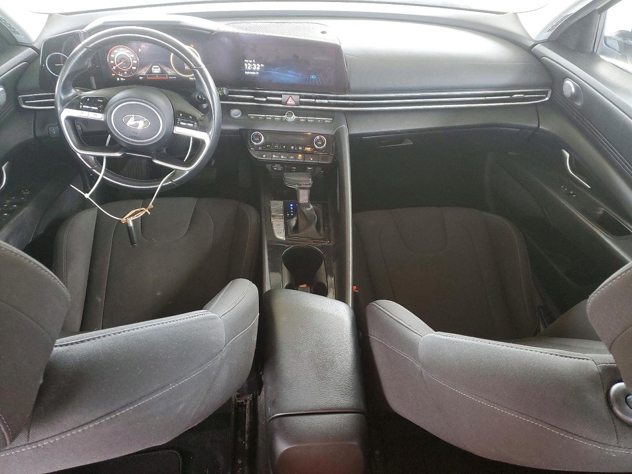 2023 HYUNDAI ELANTRA SEL photo 15