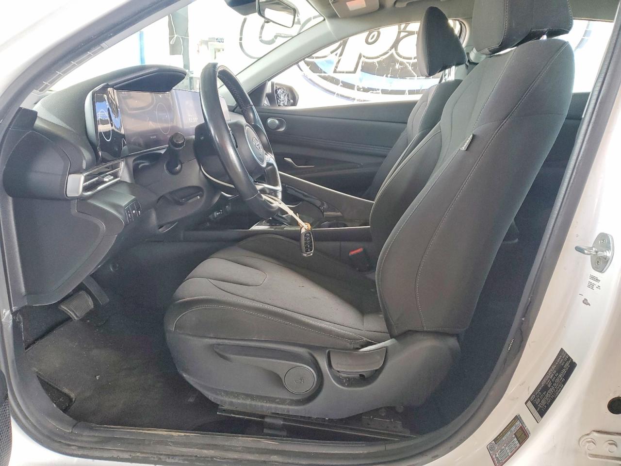 2023 HYUNDAI ELANTRA SEL photo 13