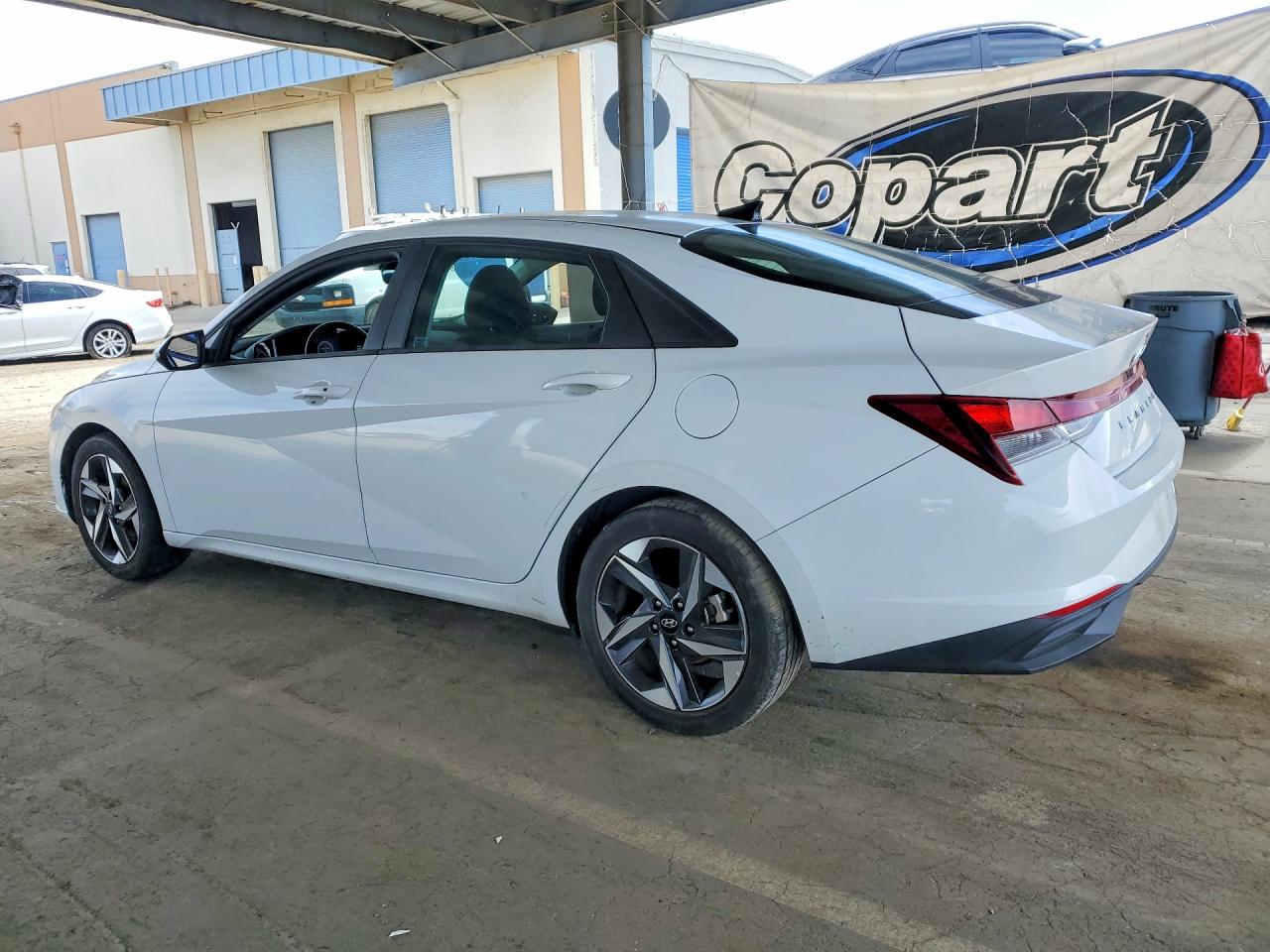 2023 HYUNDAI ELANTRA SEL photo 3