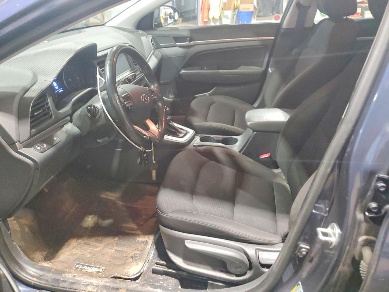 2019 HYUNDAI ELANTRA SE photo 13
