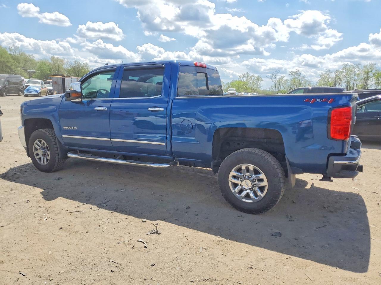 2018 CHEVROLET SILVERADO K2500 HEAVY DUTY LTZ photo 3