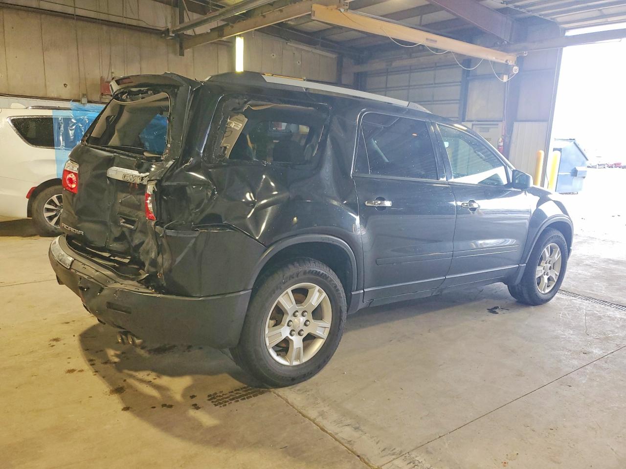 2011 GMC ACADIA SLE photo 5