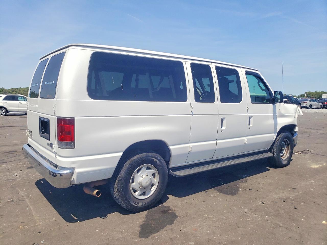 2010 FORD ECONOLINE E350 SUPER DUTY WAGON photo 3