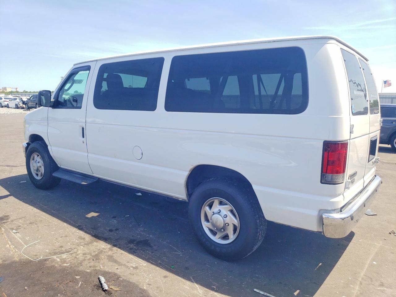 2010 FORD ECONOLINE E350 SUPER DUTY WAGON photo 2