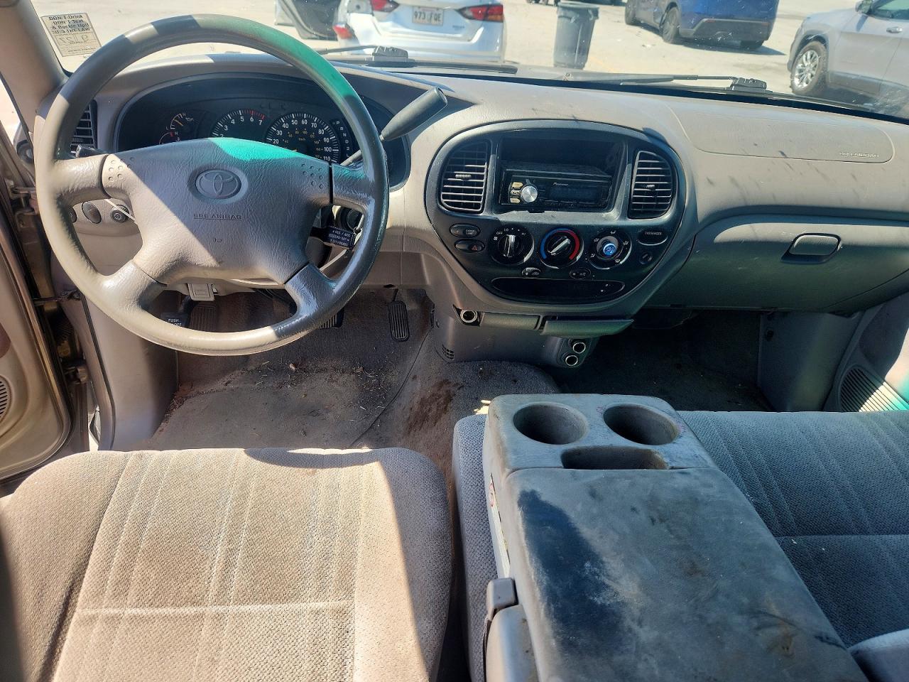 2002 TOYOTA TUNDRA SR5 V8 photo 8