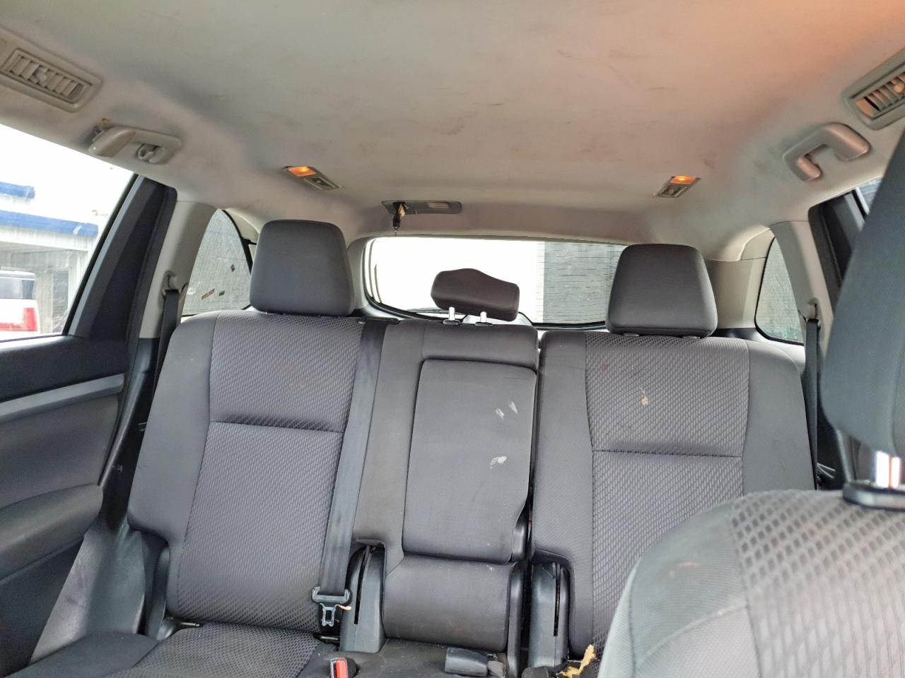 2018 TOYOTA HIGHLANDER LE photo 28