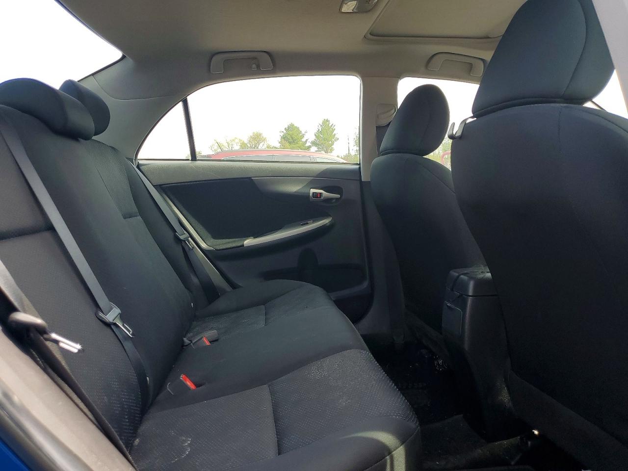 2010 TOYOTA COROLLA S photo 19