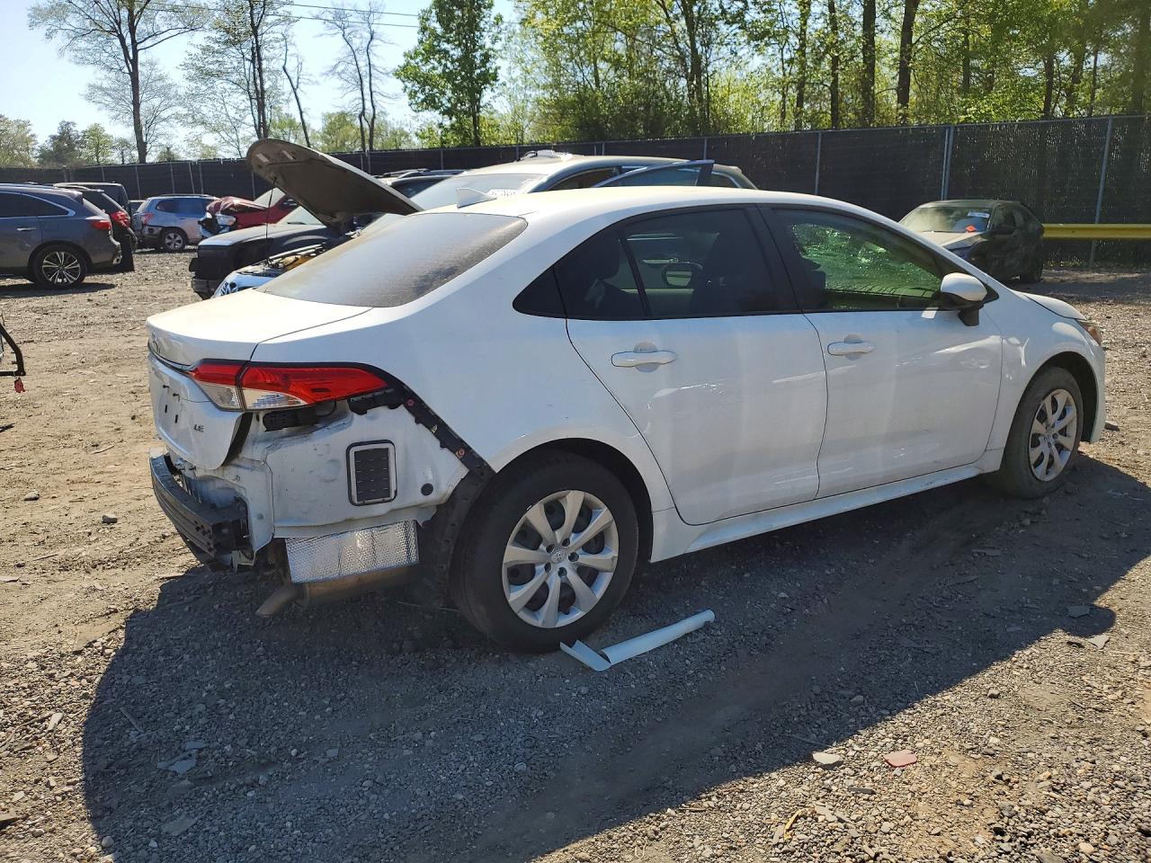 2022 TOYOTA COROLLA LE photo 3