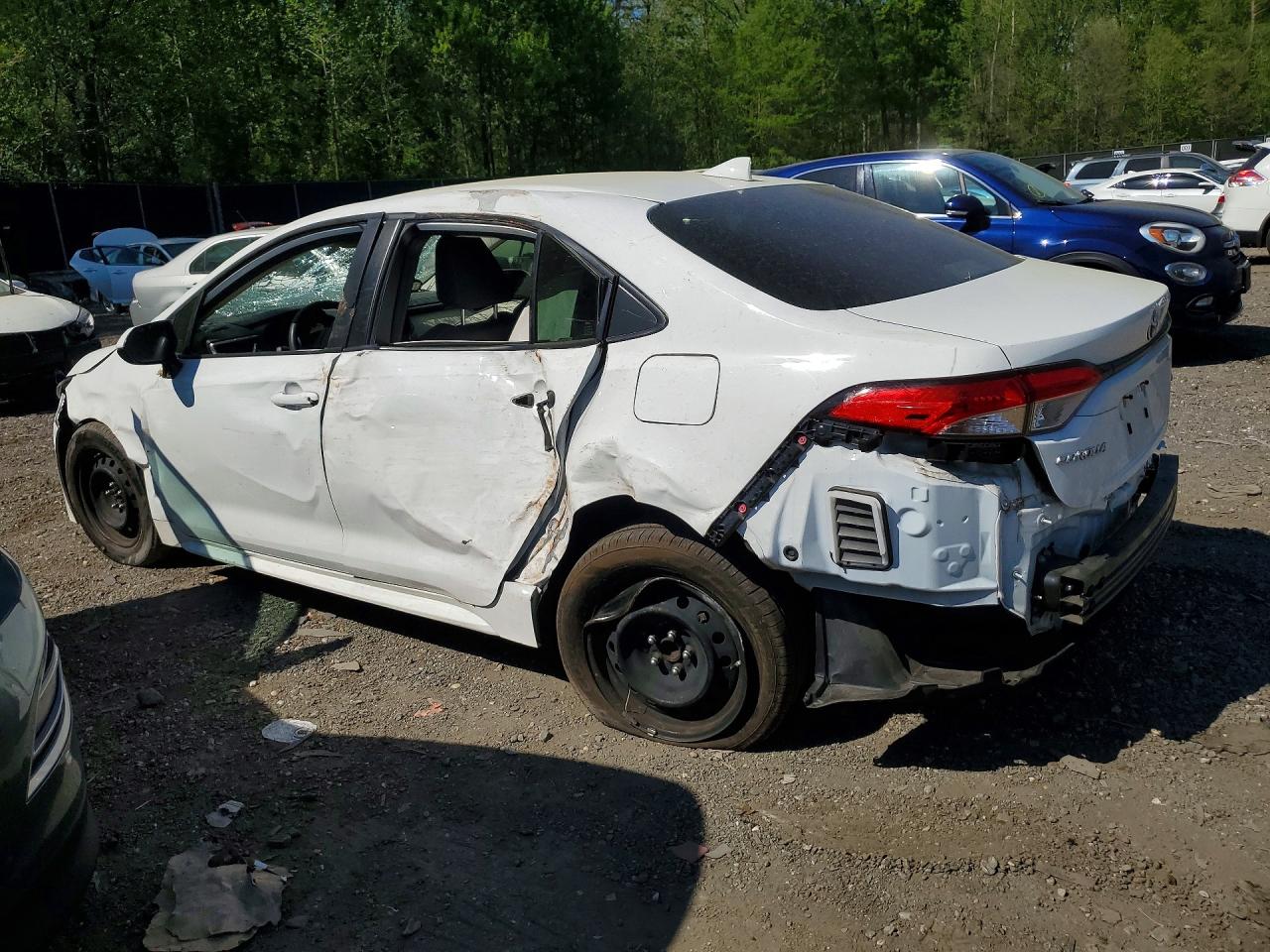 2022 TOYOTA COROLLA LE photo 2