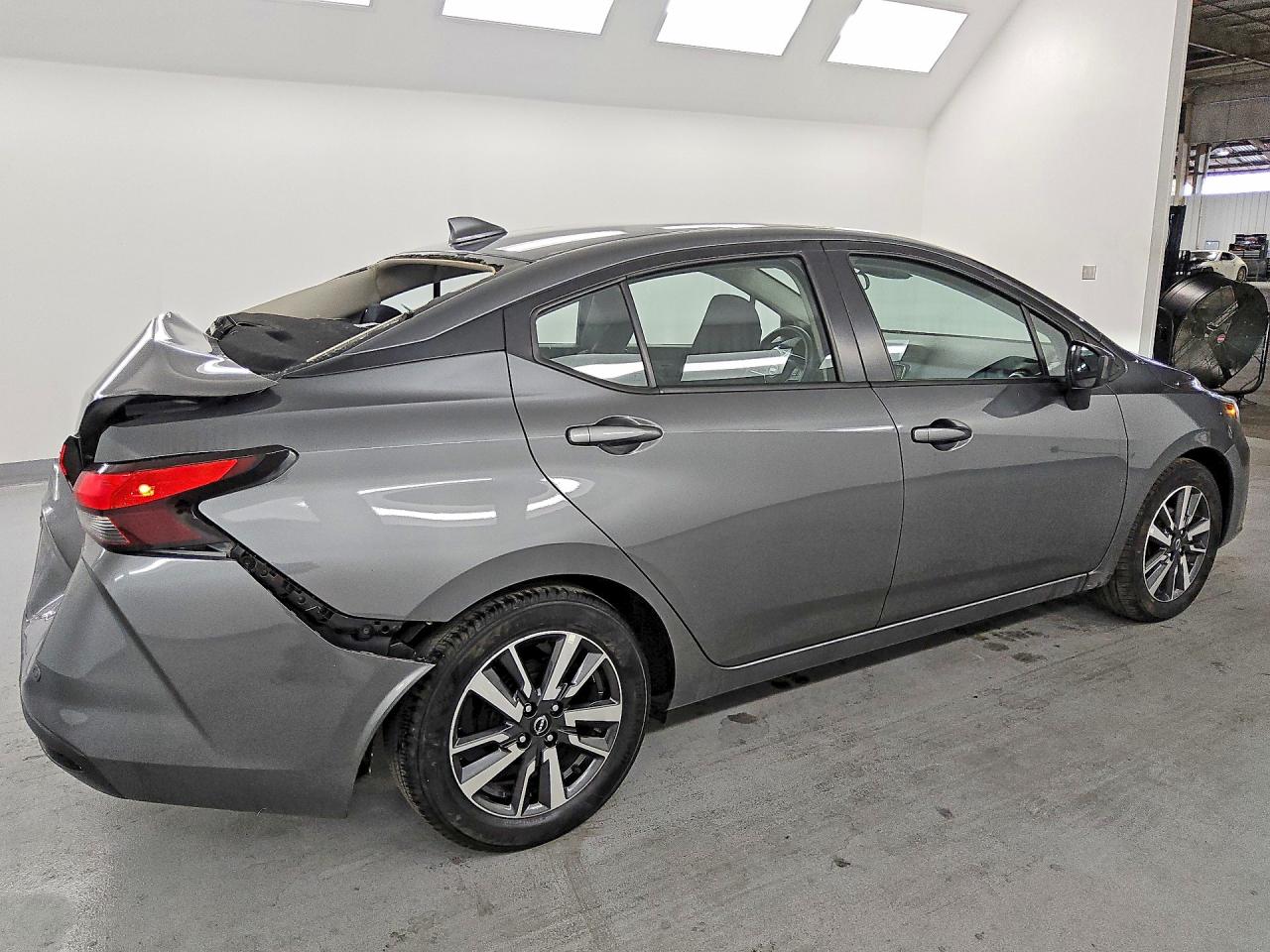 2025 NISSAN VERSA SV photo 5