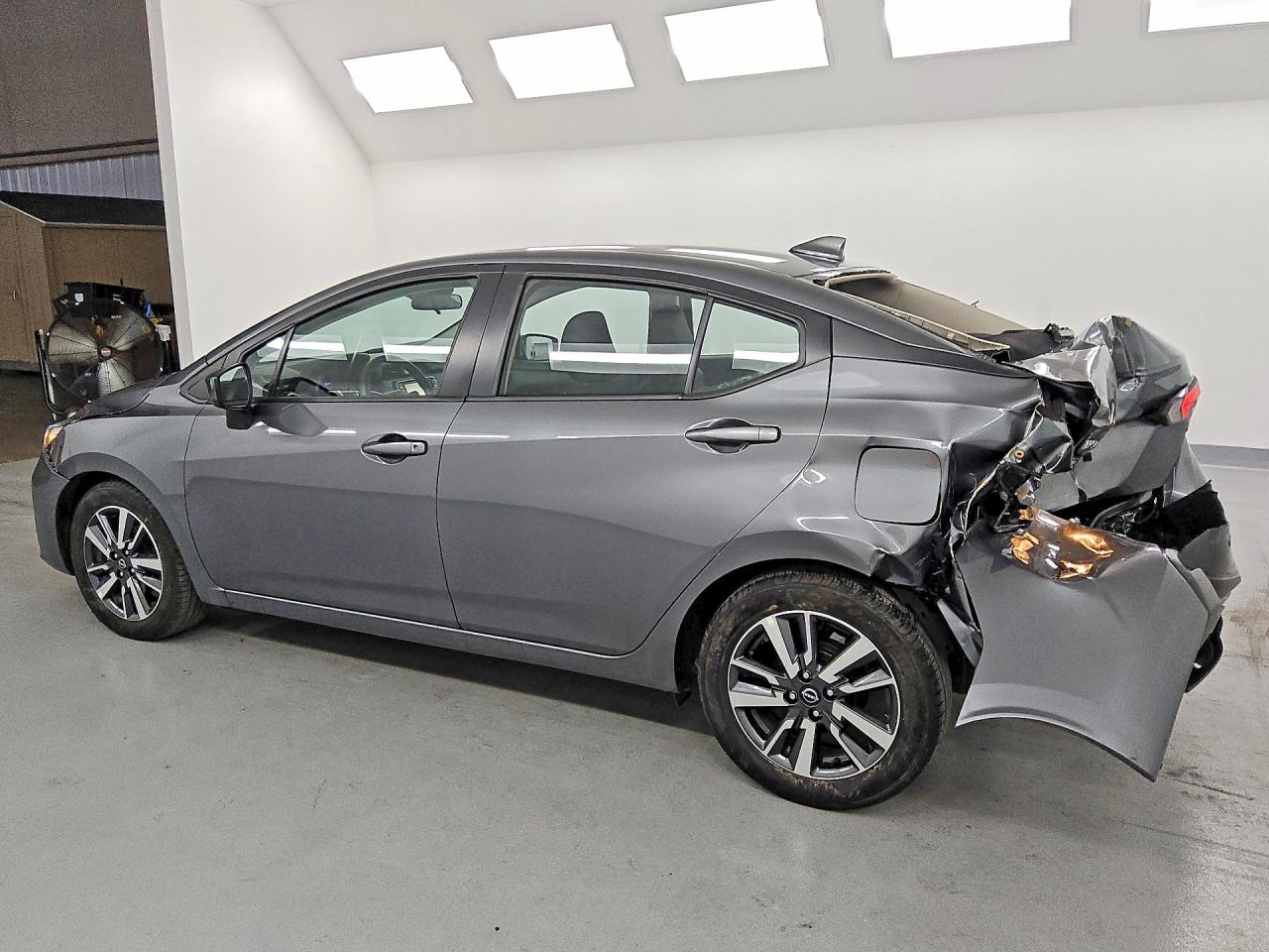 2025 NISSAN VERSA SV photo 3