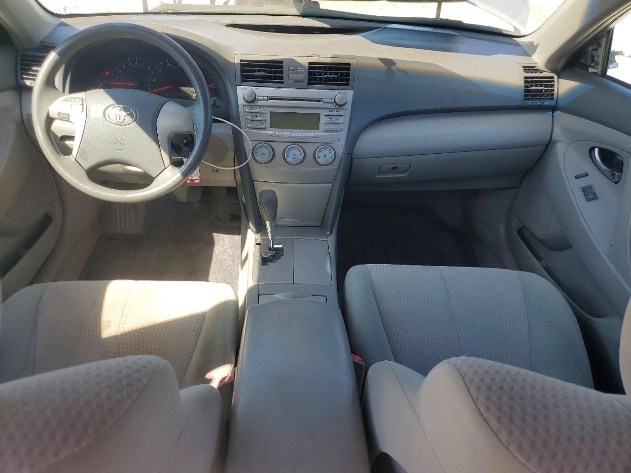2011 TOYOTA CAMRY LE photo 22