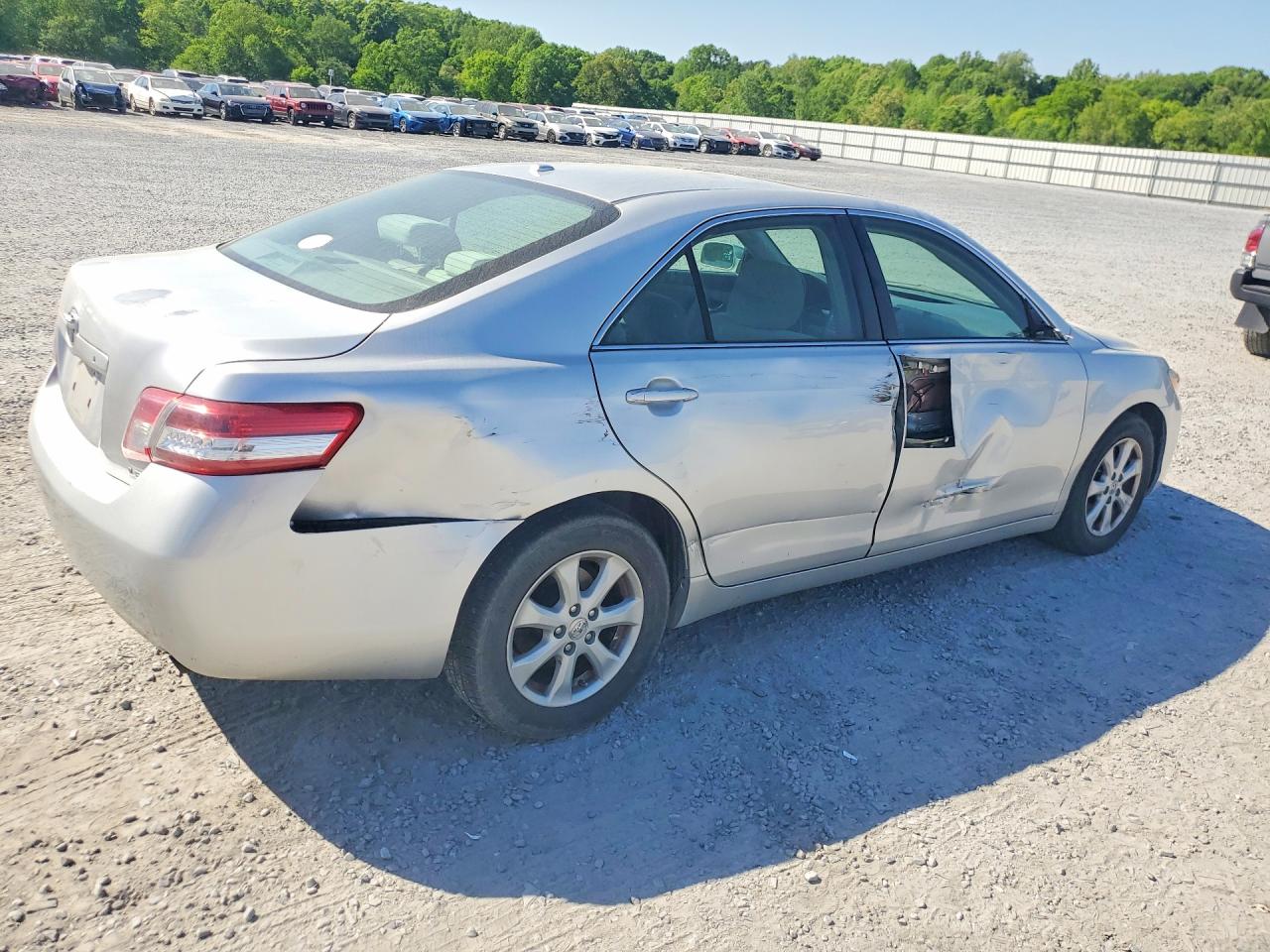 2011 TOYOTA CAMRY LE photo 7