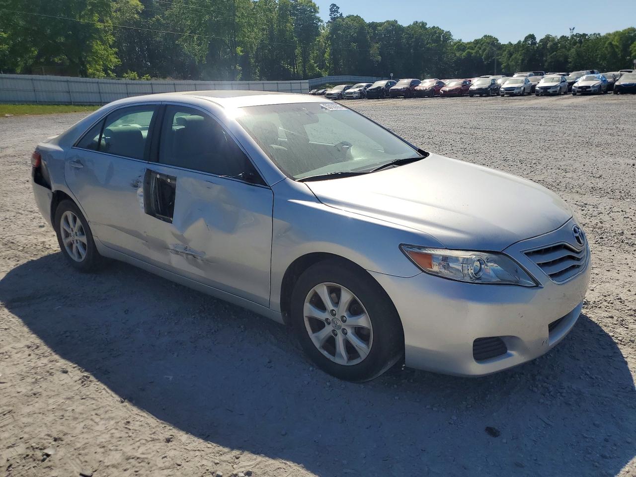 2011 TOYOTA CAMRY LE photo 10