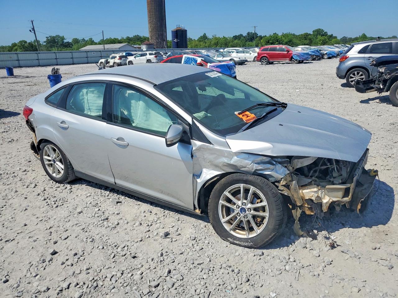 2017 FORD FOCUS SE photo 4
