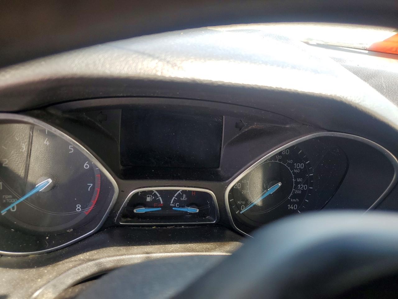2017 FORD FOCUS SE photo 9
