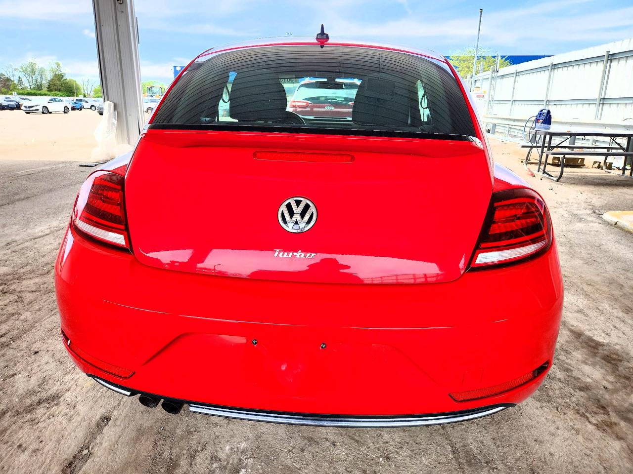 2018 VOLKSWAGEN BEETLE S photo 16