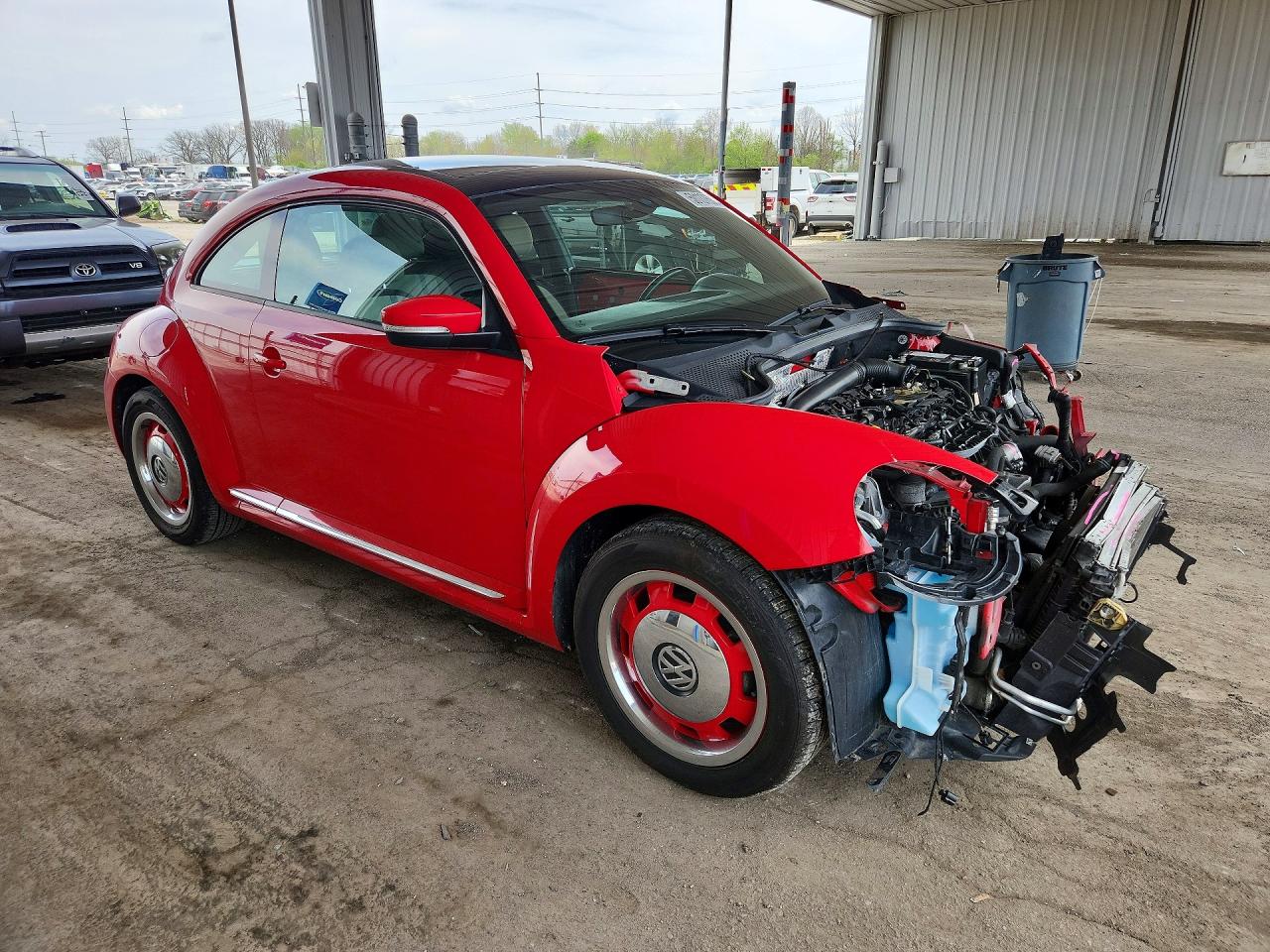 2018 VOLKSWAGEN BEETLE S photo 10