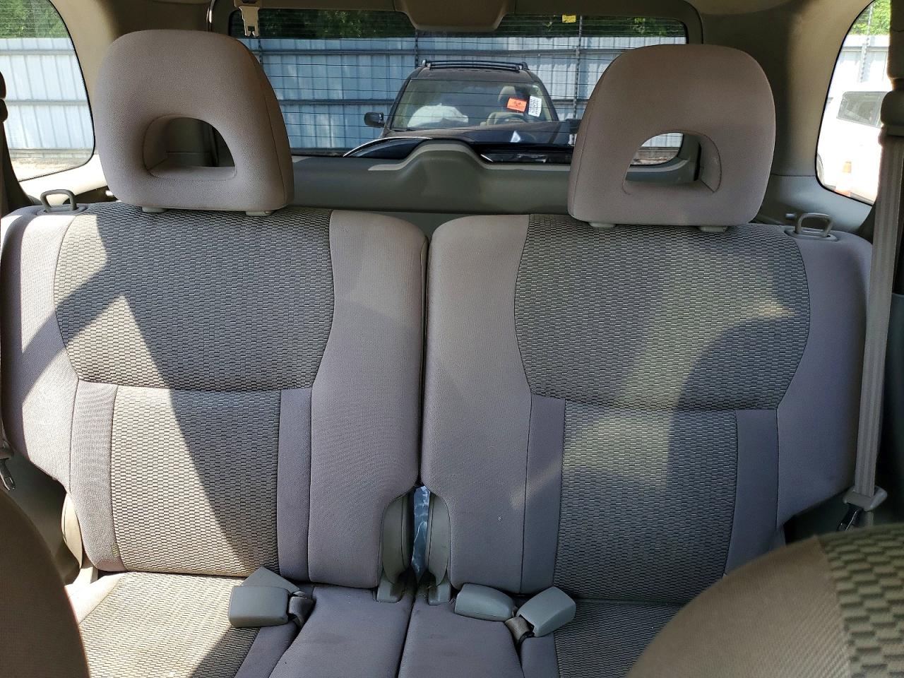 2004 TOYOTA RAV4 BASE photo 28