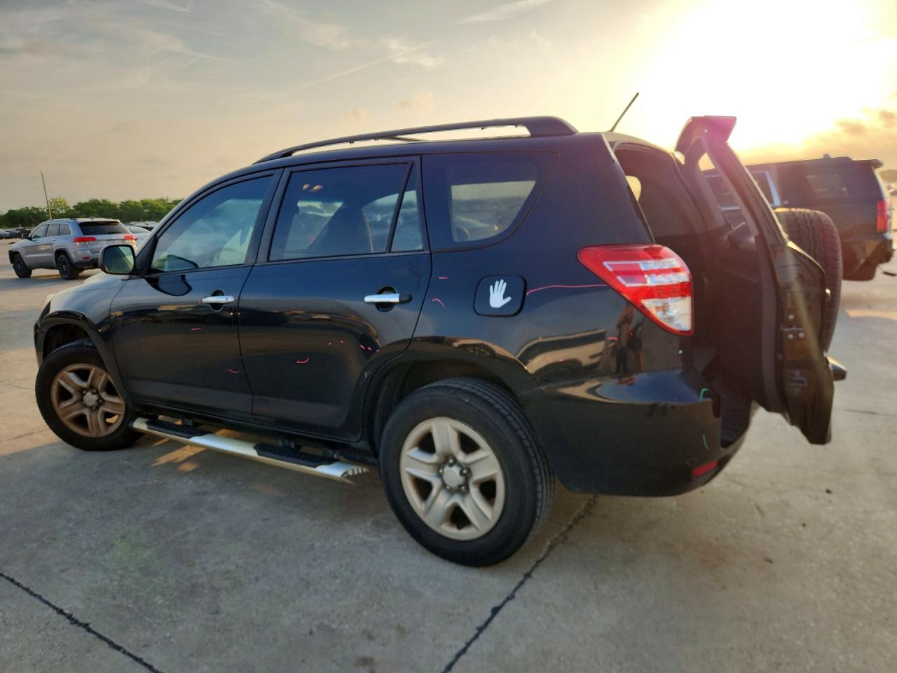 2012 TOYOTA RAV4 BASE photo 3