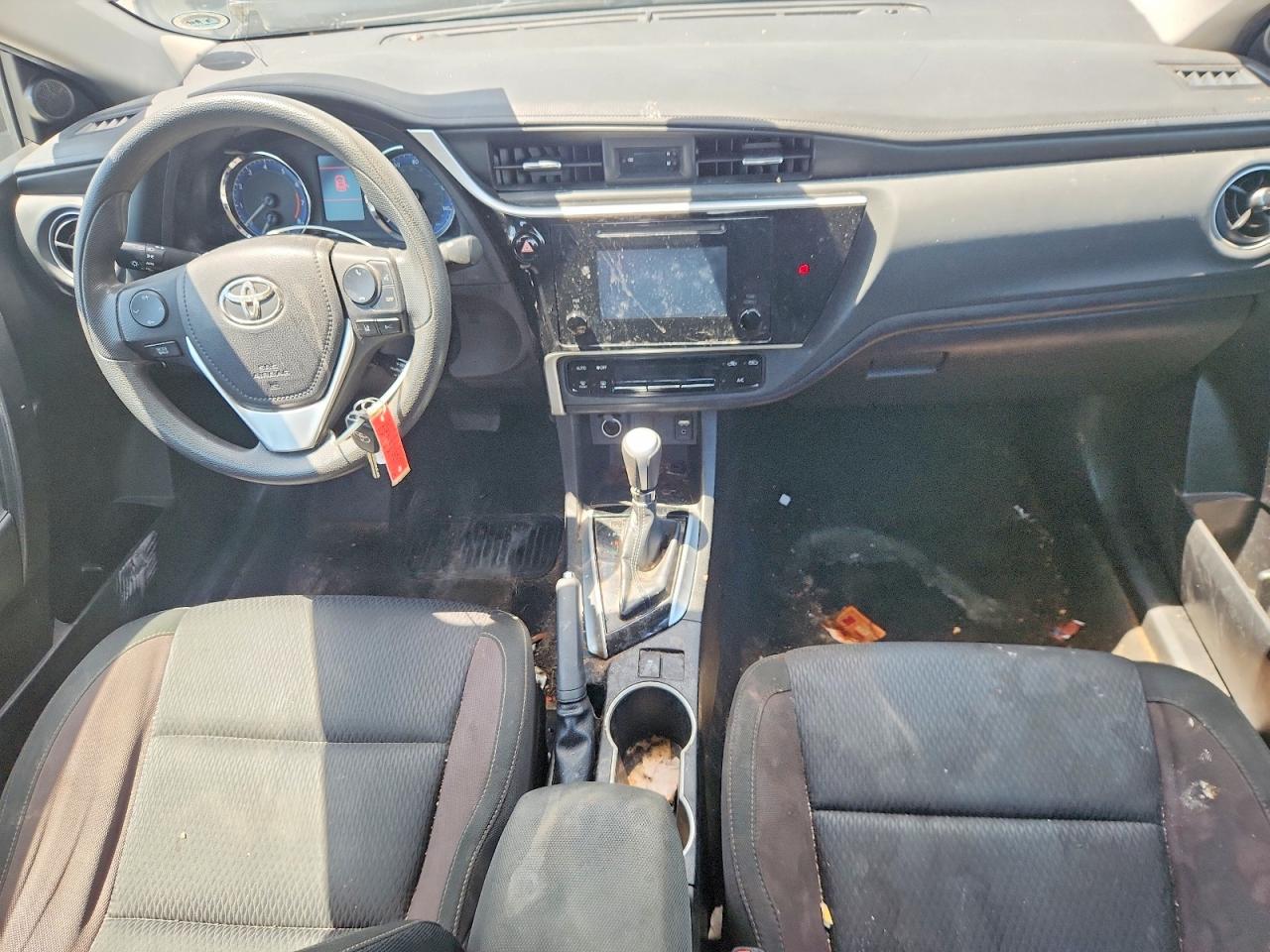 2018 TOYOTA COROLLA LE photo 15
