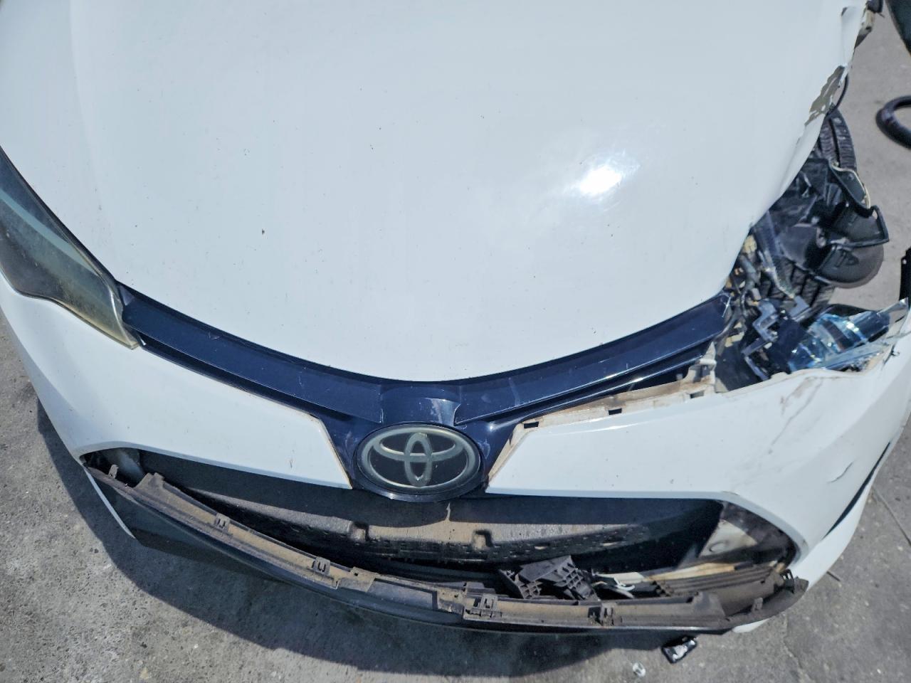 2018 TOYOTA COROLLA LE photo 21