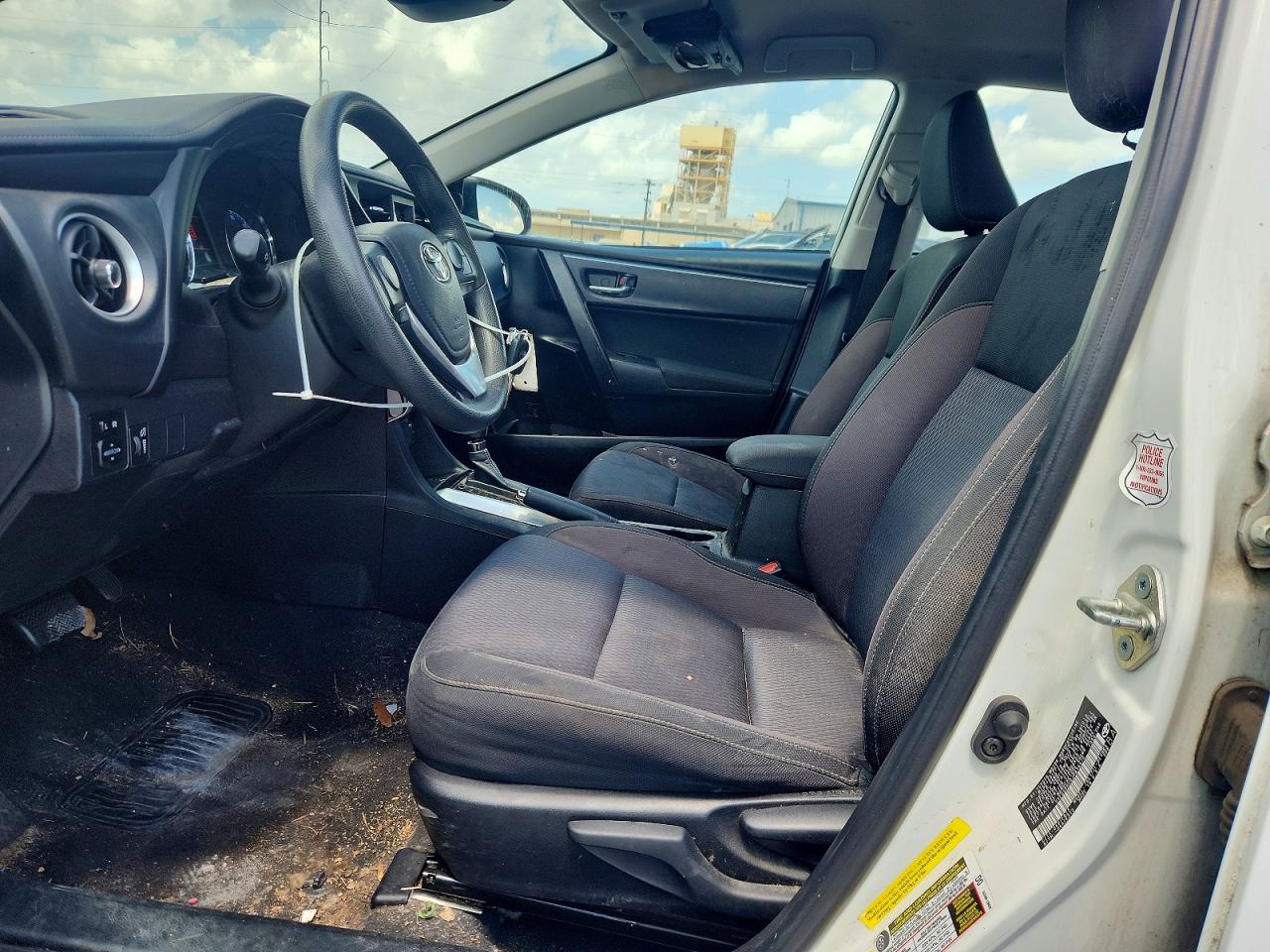 2018 TOYOTA COROLLA LE photo 13