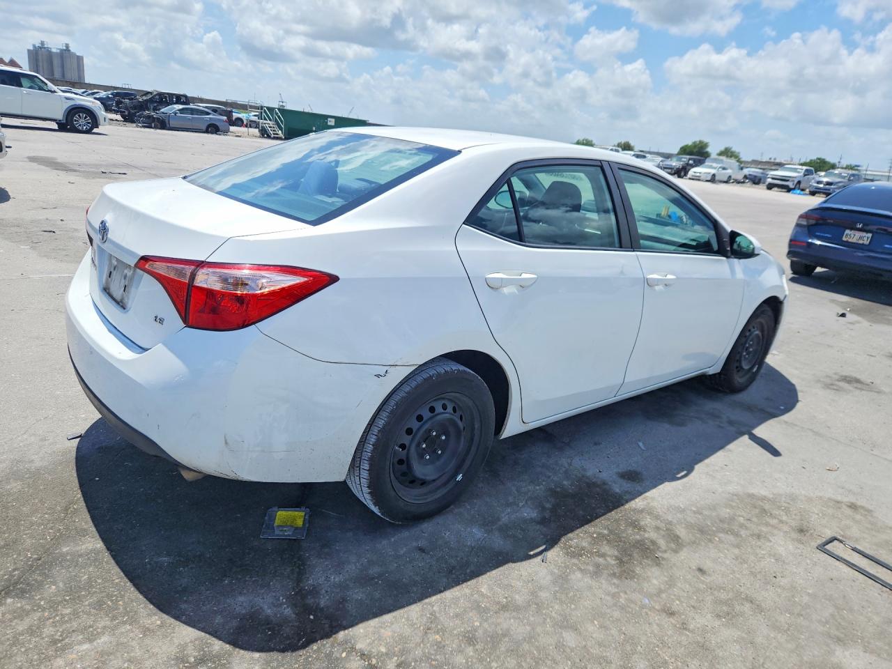 2018 TOYOTA COROLLA LE photo 5