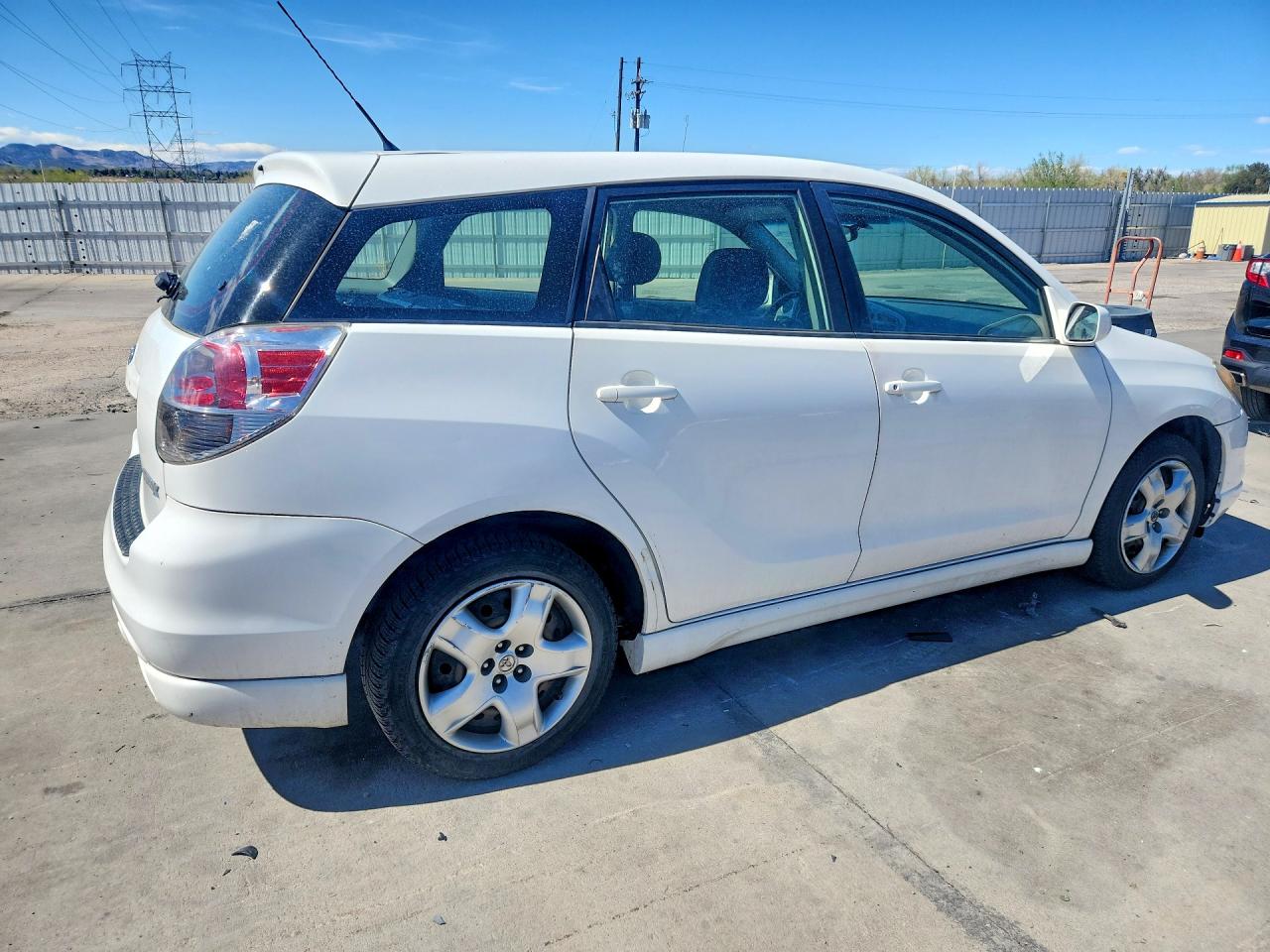 2005 TOYOTA COROLLA MATRIX XR photo 5