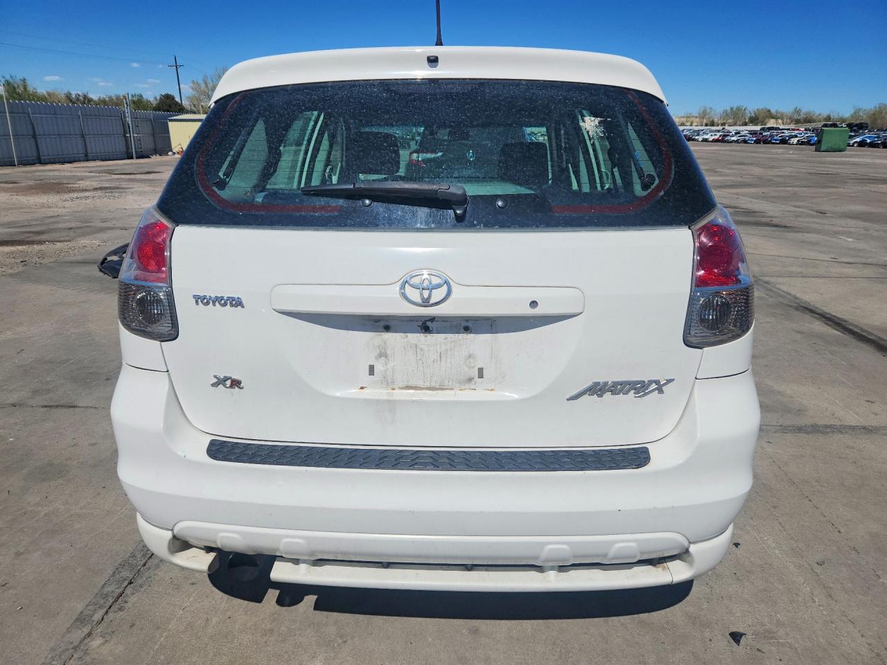 2005 TOYOTA COROLLA MATRIX XR photo 11