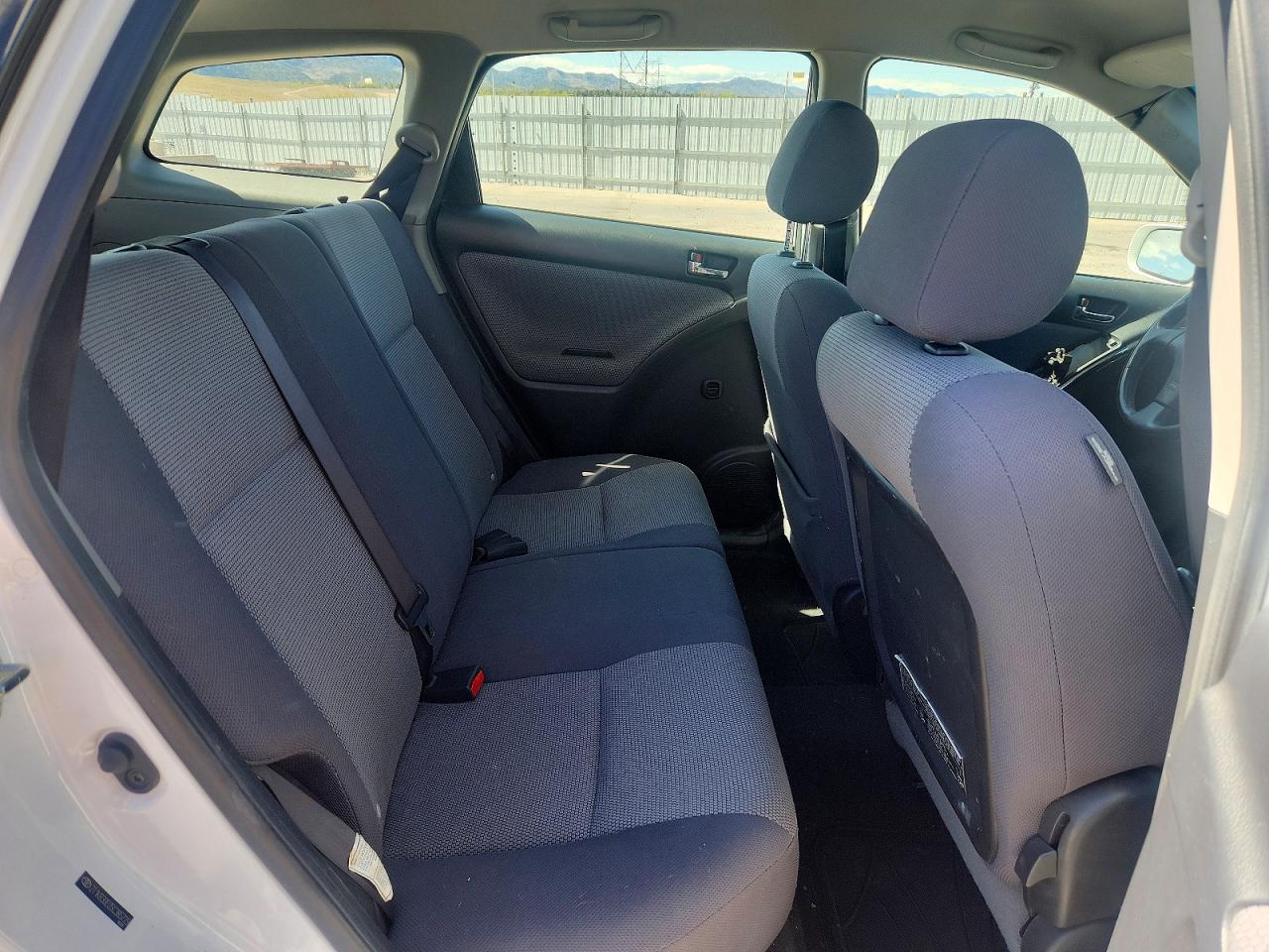 2005 TOYOTA COROLLA MATRIX XR photo 21
