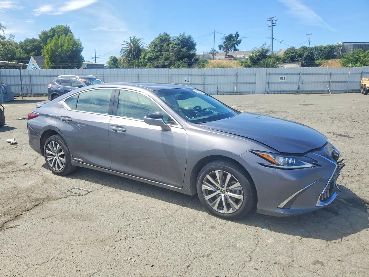 2020 LEXUS ES 300H photo 4