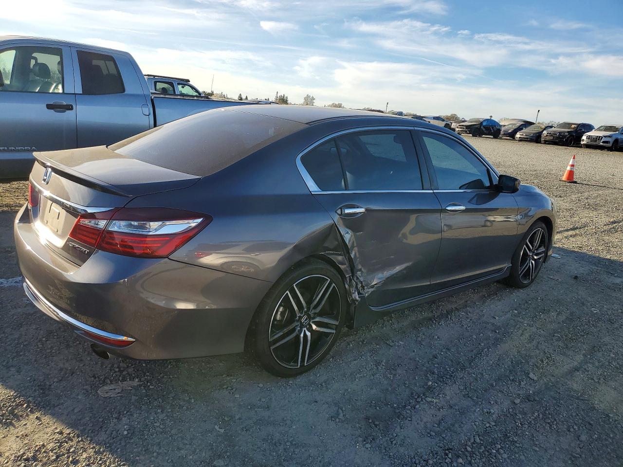 2017 HONDA ACCORD SPORT photo 5