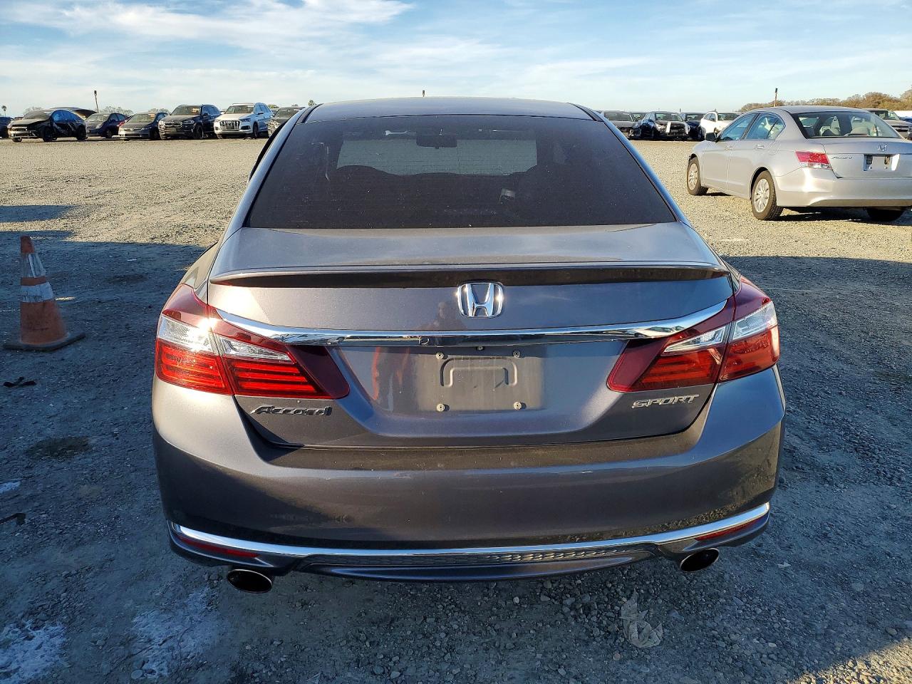 2017 HONDA ACCORD SPORT photo 11