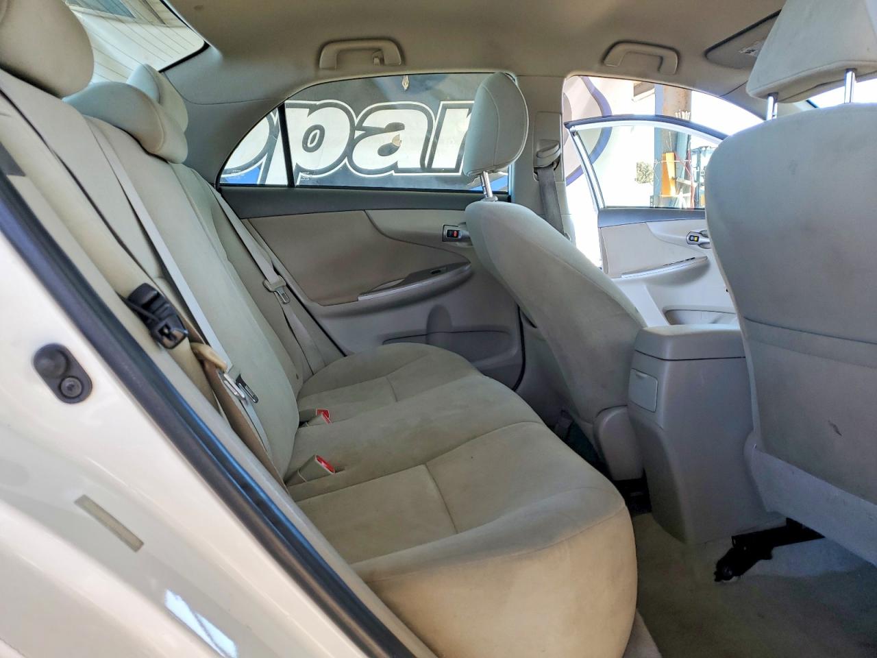 2010 TOYOTA COROLLA LE photo 19