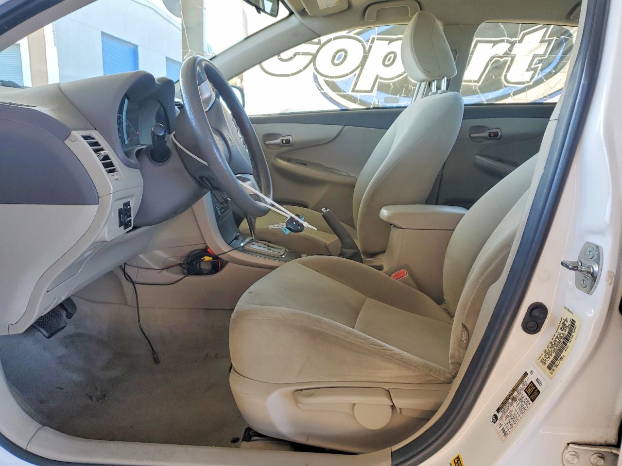 2010 TOYOTA COROLLA LE photo 13