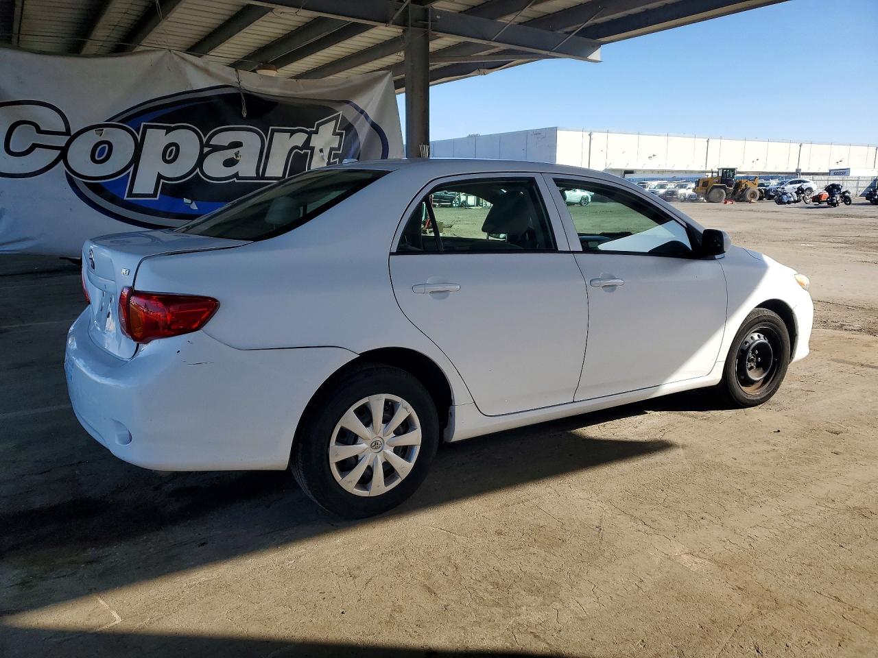 2010 TOYOTA COROLLA LE photo 5
