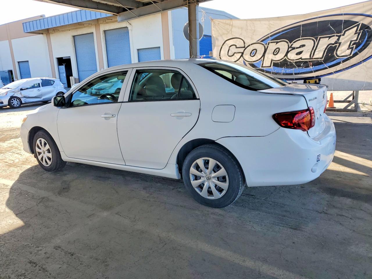 2010 TOYOTA COROLLA LE photo 3