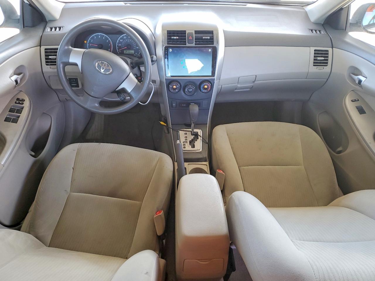 2010 TOYOTA COROLLA LE photo 15