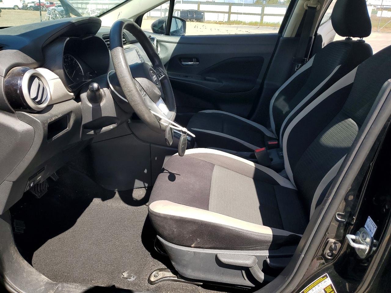 2021 NISSAN VERSA SV photo 7