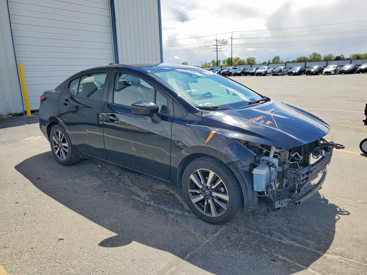 2021 NISSAN VERSA SV photo 4