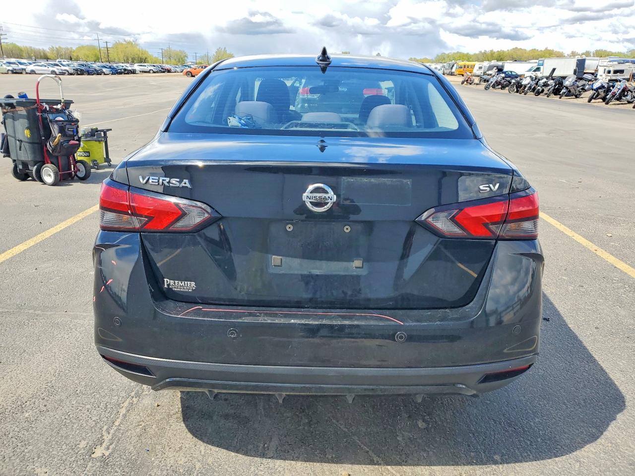 2021 NISSAN VERSA SV photo 6