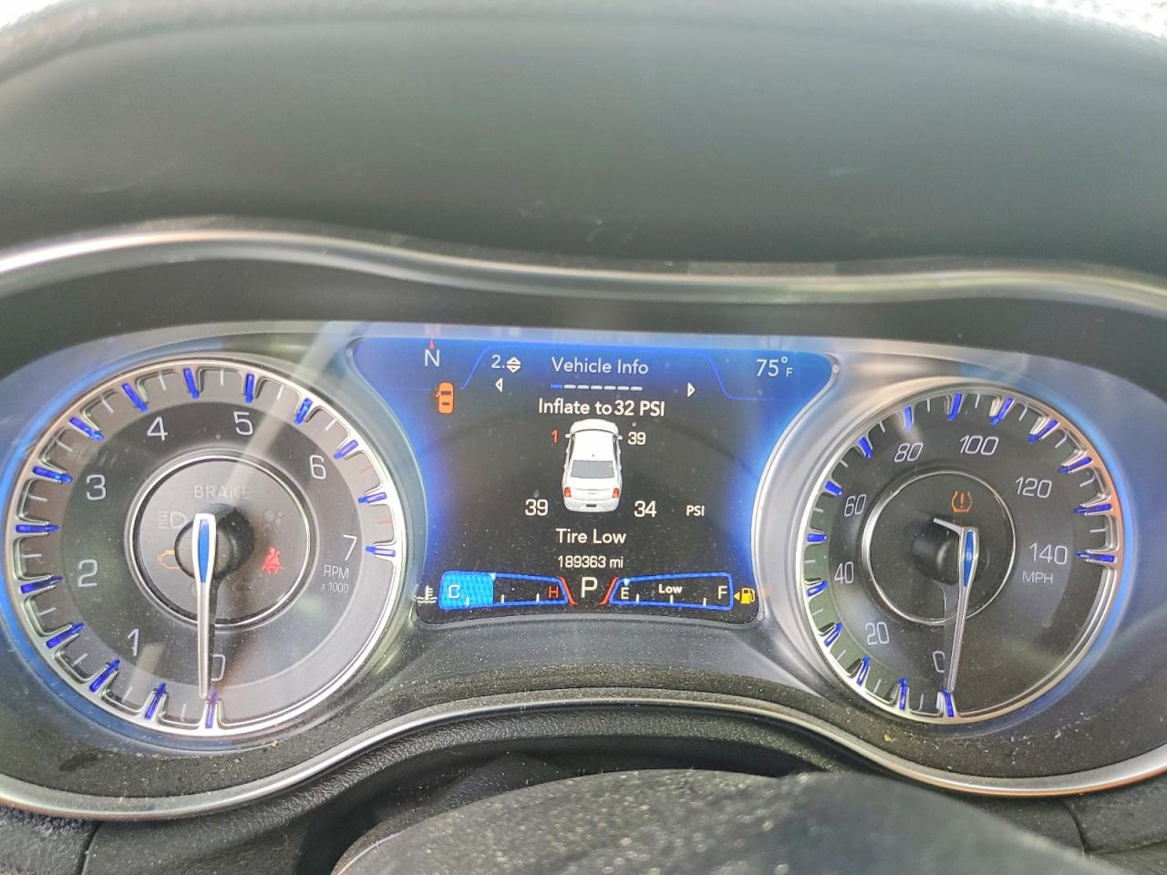 2019 CHRYSLER 300 TOURING photo 25