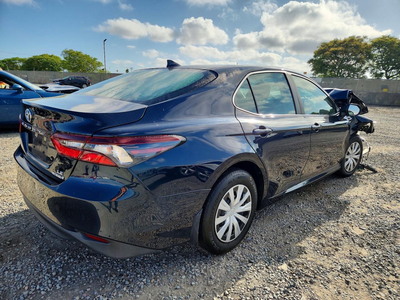 2021 TOYOTA CAMRY LE photo 5