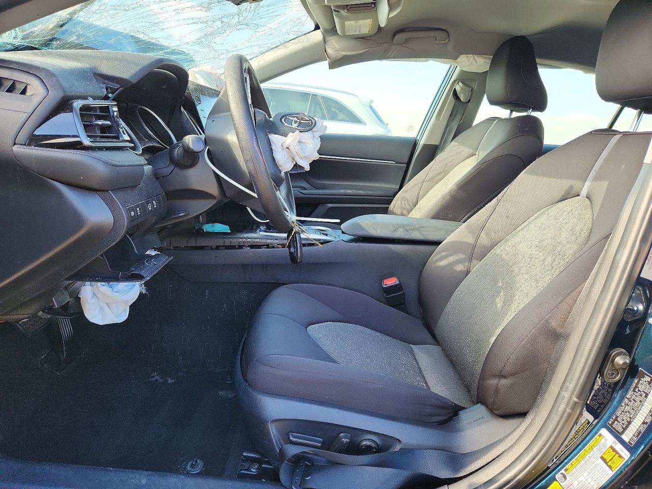 2021 TOYOTA CAMRY LE photo 13