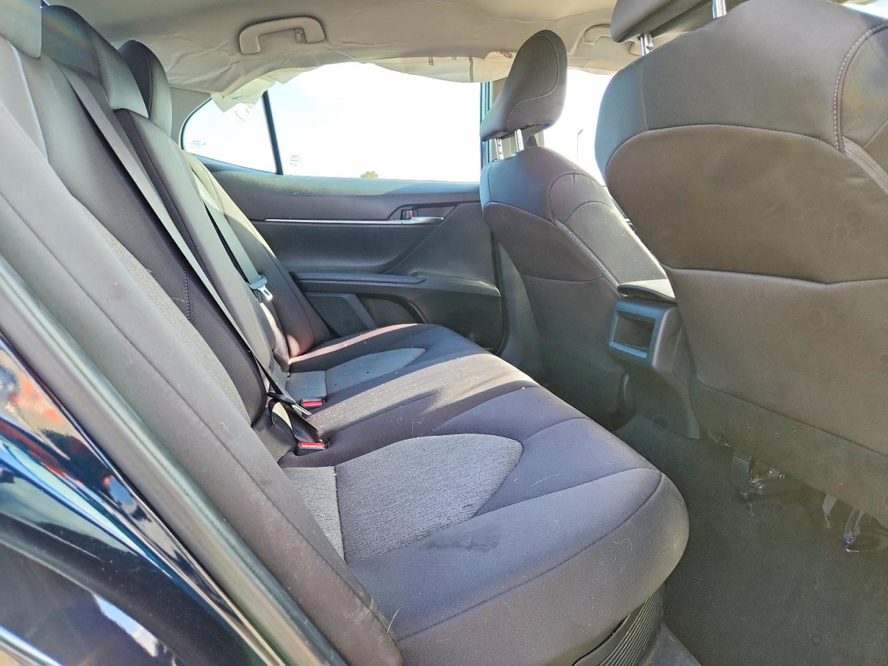2021 TOYOTA CAMRY LE photo 19