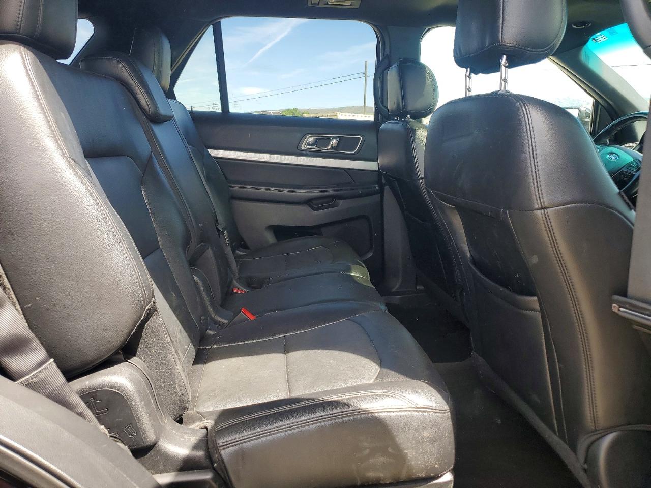 2016 FORD EXPLORER XLT photo 31
